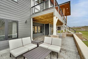 Cozy Waukesha Vacation Rental Near Nature Center!