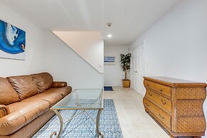 Hamptons Home Near Beaches w/ Pool & Water Views!