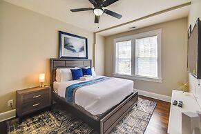 Modern Portsmouth Apartment: Walk to Norfolk Ferry