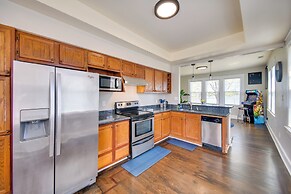 Modern Portsmouth Apartment: Walk to Norfolk Ferry