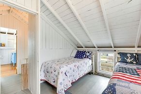 Charming Westbrook Cottage, Steps to Private Beach