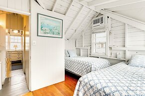 Charming Westbrook Cottage, Steps to Private Beach