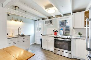 Charming Westbrook Cottage, Steps to Private Beach