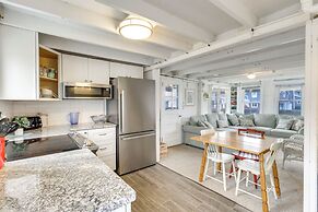 Charming Westbrook Cottage, Steps to Private Beach