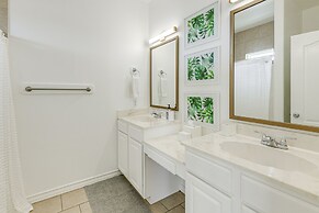 Corpus Christi Condo w/ Community Pool, Near Beach