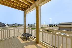 Corpus Christi Condo w/ Community Pool, Near Beach