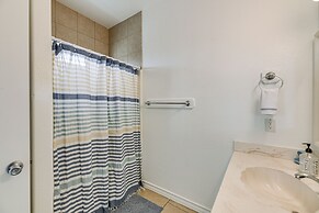 Corpus Christi Condo w/ Community Pool, Near Beach