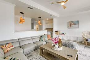 Corpus Christi Condo w/ Community Pool, Near Beach