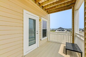 Corpus Christi Condo w/ Community Pool, Near Beach