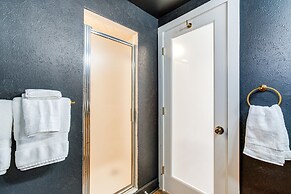 Pet-friendly Denver Home: 2 Blocks to City Park!