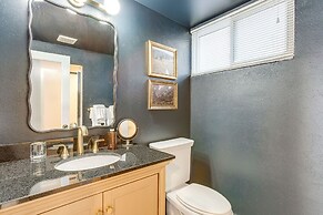 Pet-friendly Denver Home: 2 Blocks to City Park!
