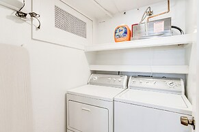 Pet-friendly Denver Home: 2 Blocks to City Park!