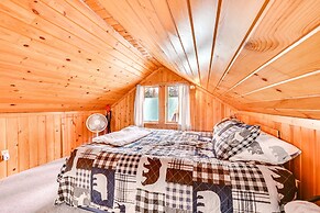 Cozy Bigfork Cabin w/ Canoes: Walk to Swan River!