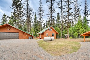 Cozy Bigfork Cabin w/ Canoes: Walk to Swan River!