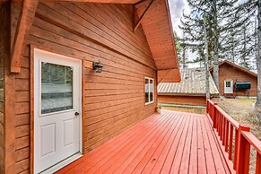 Cozy Bigfork Cabin w/ Canoes: Walk to Swan River!