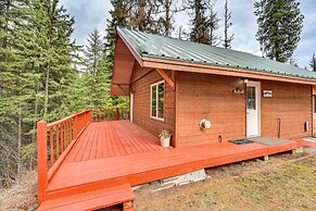 Cozy Bigfork Cabin w/ Canoes: Walk to Swan River!
