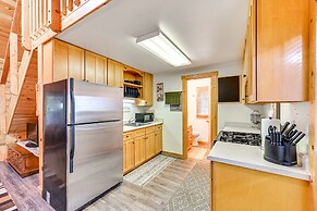 Cozy Bigfork Cabin w/ Canoes: Walk to Swan River!