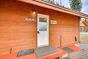 Cozy Bigfork Cabin w/ Canoes: Walk to Swan River!
