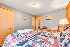 Cozy Bigfork Cabin w/ Canoes: Walk to Swan River!