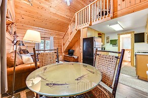 Cozy Bigfork Cabin w/ Canoes: Walk to Swan River!