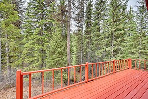 Cozy Bigfork Cabin w/ Canoes: Walk to Swan River!