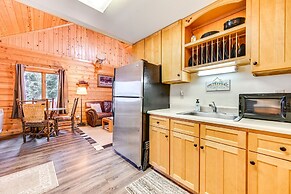 Cozy Bigfork Cabin w/ Canoes: Walk to Swan River!