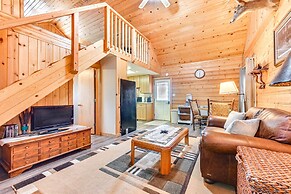 Cozy Bigfork Cabin w/ Canoes: Walk to Swan River!