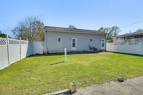 Harrisburg Home w/ Private Yard + Screened Porch!