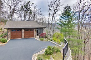 Modern Black Mountain Home < 1 Mi to Lake Tomahawk