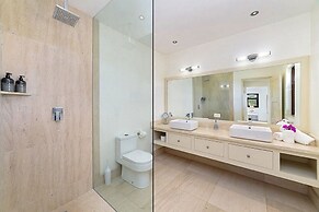 Infinity House by Blue Sky Luxury