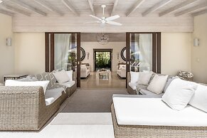 Infinity House by Blue Sky Luxury