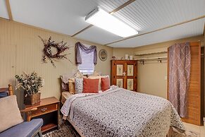 Riverside Serenity: A Picturesque Retreat 2 Bedroom Cottage by RedAwni