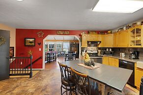 Riverside Serenity: A Picturesque Retreat 2 Bedroom Cottage by RedAwni