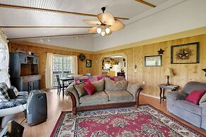 Riverside Serenity: A Picturesque Retreat 2 Bedroom Cottage by RedAwni