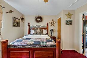 Riverside Serenity: A Picturesque Retreat 2 Bedroom Cottage by RedAwni