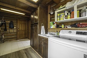 Broadmeadow Cabin - Pet Friendly - Hiking Snowshoeing Ski - Near Allen