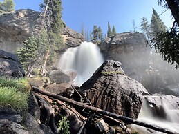 Broadmeadow Cabin - Pet Friendly - Hiking Snowshoeing Ski - Near Allen