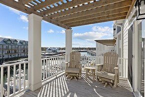 South Breeze 3 Bedroom Townhouse by RedAwning