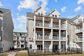 South Breeze 3 Bedroom Townhouse by RedAwning