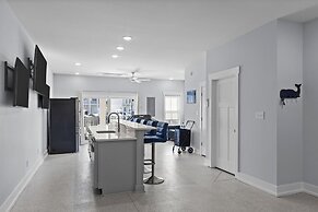 South Breeze 3 Bedroom Townhouse by RedAwning