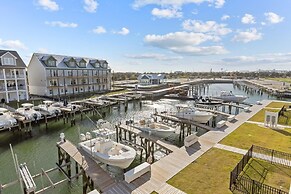 South Breeze 3 Bedroom Townhouse by RedAwning