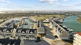 South Breeze 3 Bedroom Townhouse by RedAwning