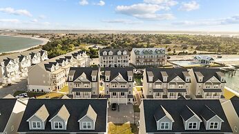 South Breeze 3 Bedroom Townhouse by RedAwning