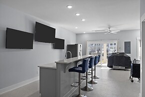 South Breeze 3 Bedroom Townhouse by RedAwning