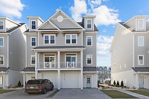 South Breeze 3 Bedroom Townhouse by RedAwning