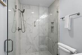 South Breeze 3 Bedroom Townhouse by RedAwning