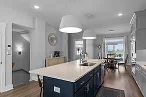 South Breeze 3 Bedroom Townhouse by RedAwning