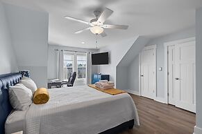 South Breeze 3 Bedroom Townhouse by RedAwning