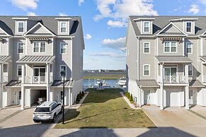 South Breeze 3 Bedroom Townhouse by RedAwning