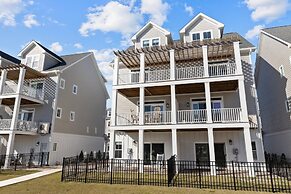 South Breeze 3 Bedroom Townhouse by RedAwning